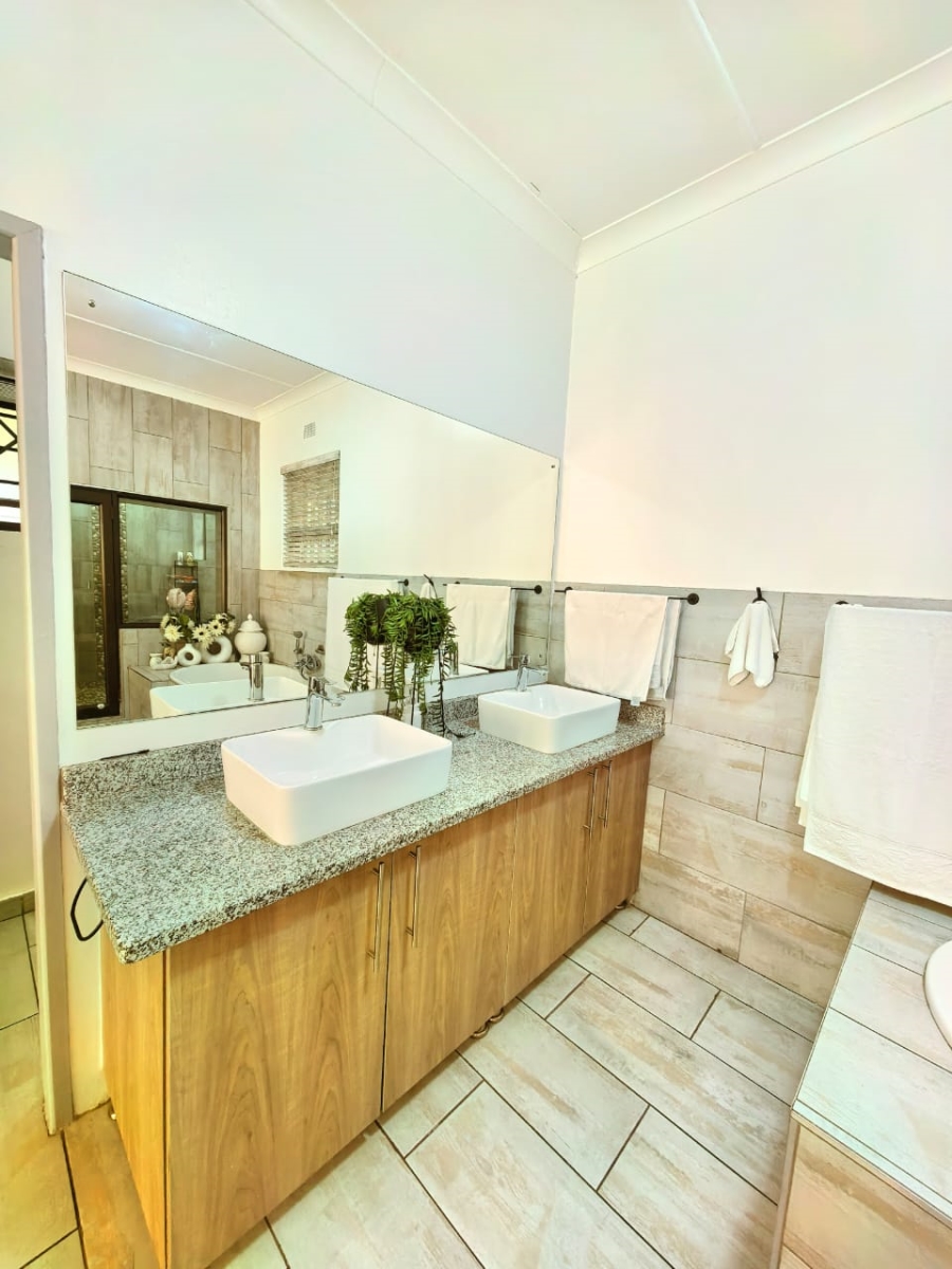 5 Bedroom Property for Sale in Sasolburg Ext 4 Free State